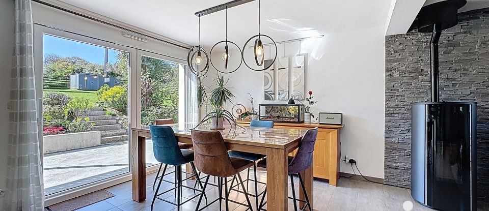 Maison 5 pièces de 107 m² à Théville (50330)