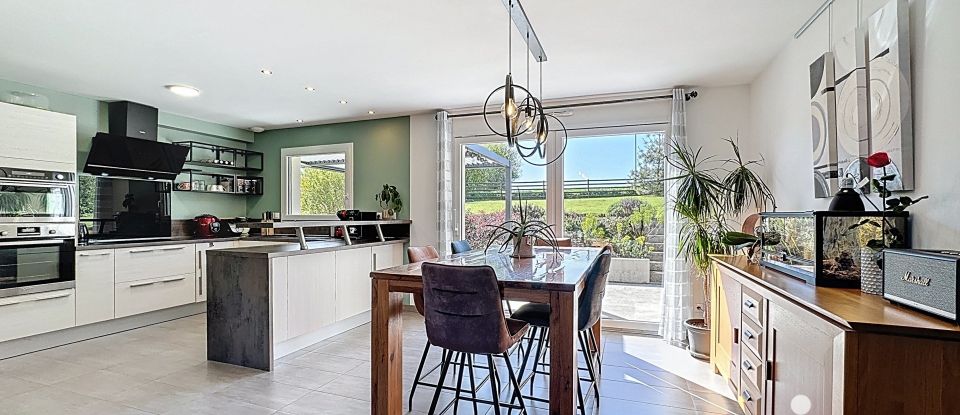 Maison 5 pièces de 107 m² à Théville (50330)