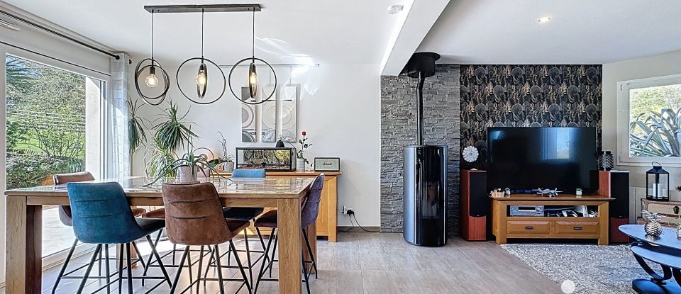 Maison 5 pièces de 107 m² à Théville (50330)