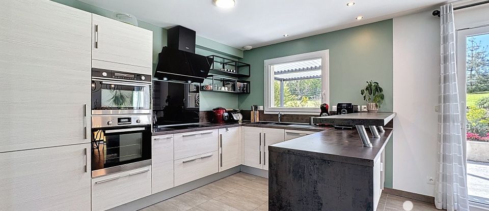 Maison 5 pièces de 107 m² à Théville (50330)