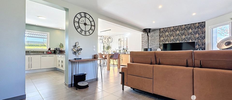 Maison 5 pièces de 107 m² à Théville (50330)