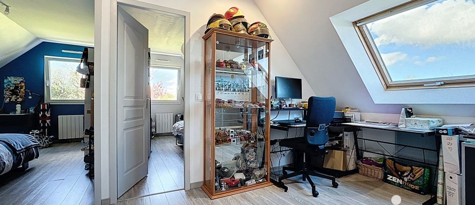 Maison 5 pièces de 107 m² à Théville (50330)