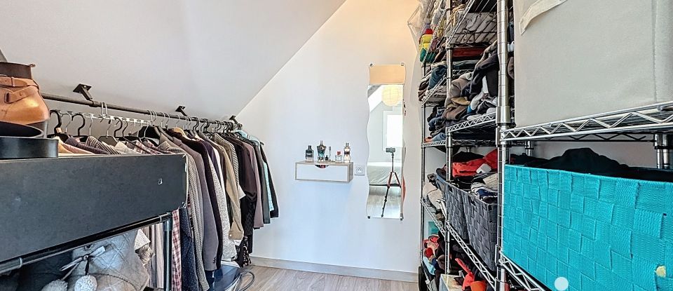 Maison 5 pièces de 107 m² à Théville (50330)