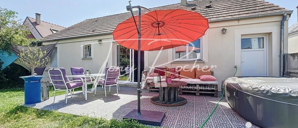 Pavilion 3 rooms of 105 m² in Le Bardon (45130)