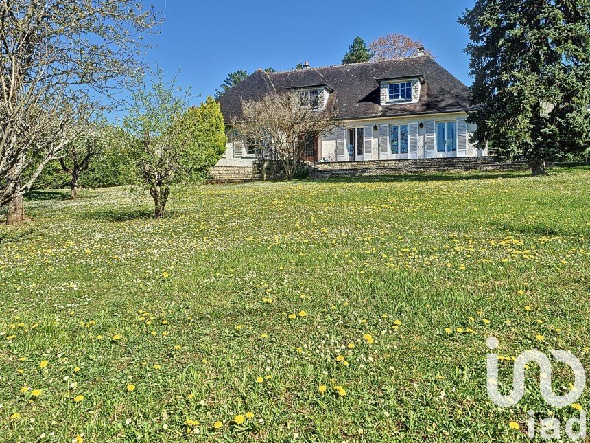 Traditional house 6 rooms of 160 m² in Saint-Maurice-sur-Aveyron (45230)