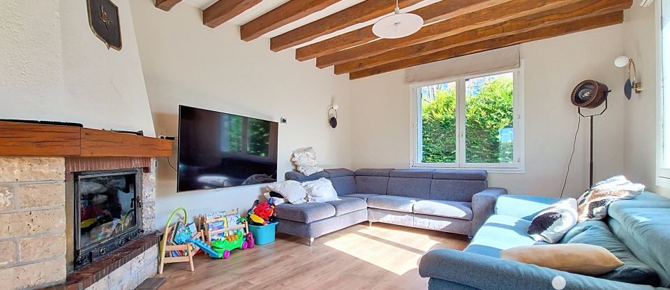 Traditional house 6 rooms of 160 m² in Saint-Maurice-sur-Aveyron (45230)