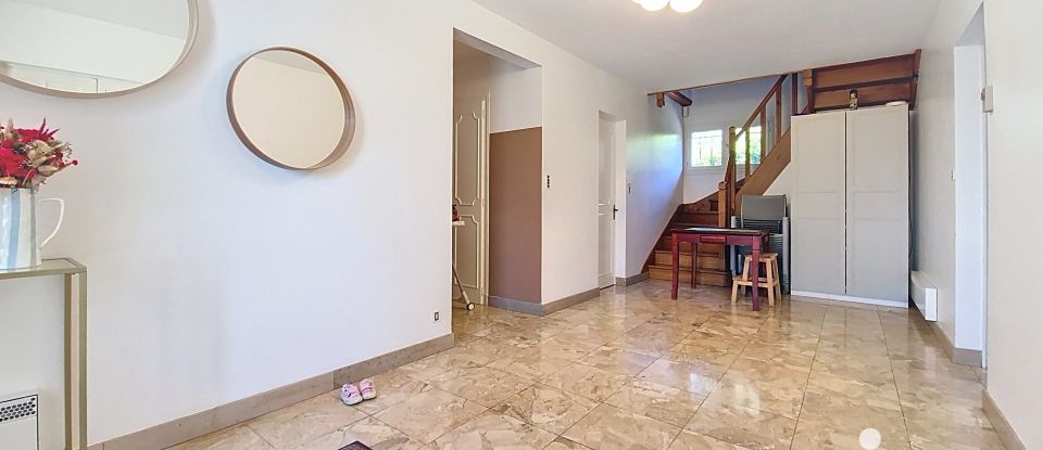 Traditional house 6 rooms of 160 m² in Saint-Maurice-sur-Aveyron (45230)