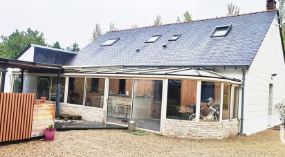 Country home 7 rooms of 140 m² in Varennes-sur-Loire (49730)