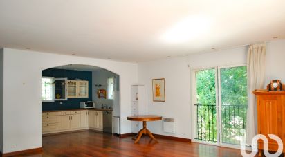 House 6 rooms of 166 m² in Saint-Jeannet (06640)