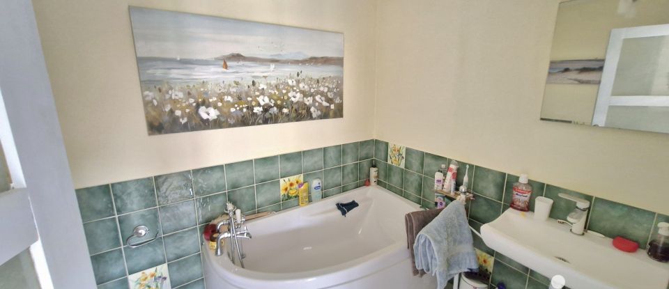 House 4 rooms of 125 m² in Chabanais (16150)