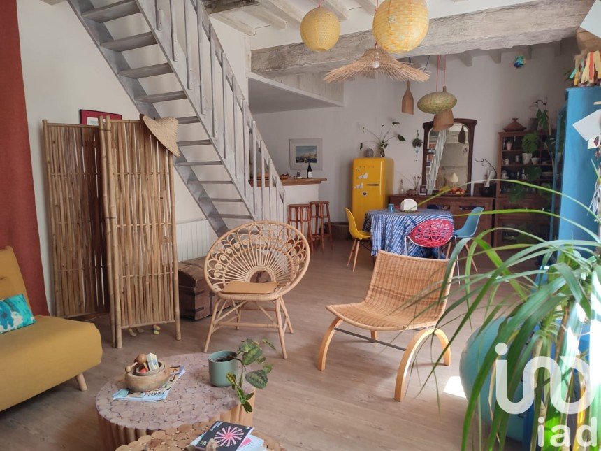 House 5 rooms of 120 m² in Saint-Macaire (33490)