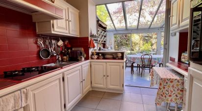 House 4 rooms of 159 m² in Nantes (44100)