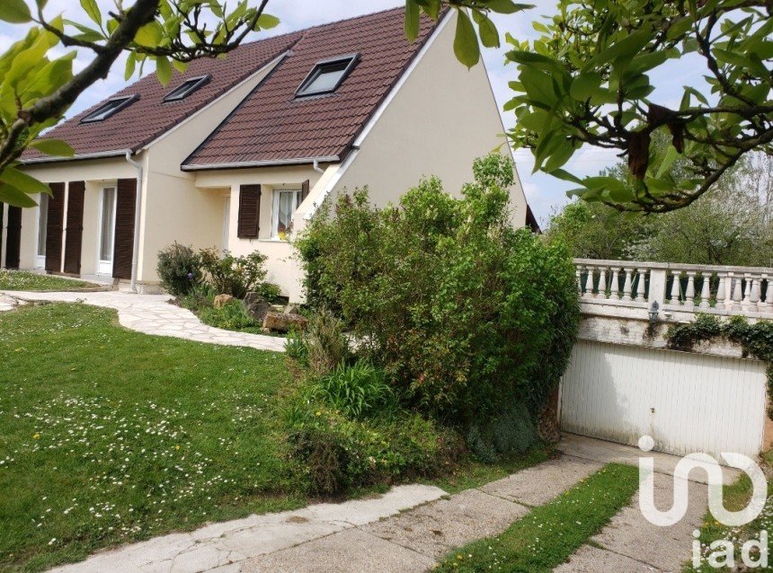 House 7 rooms of 141 m² in La Chapelle-Rablais (77370)