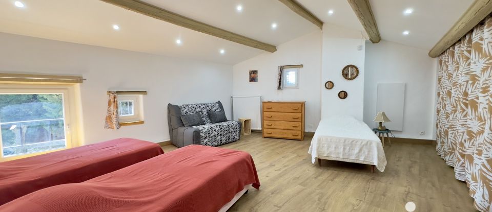 Maison rustique 5 pièces de 198 m² à Valaurie (26230)