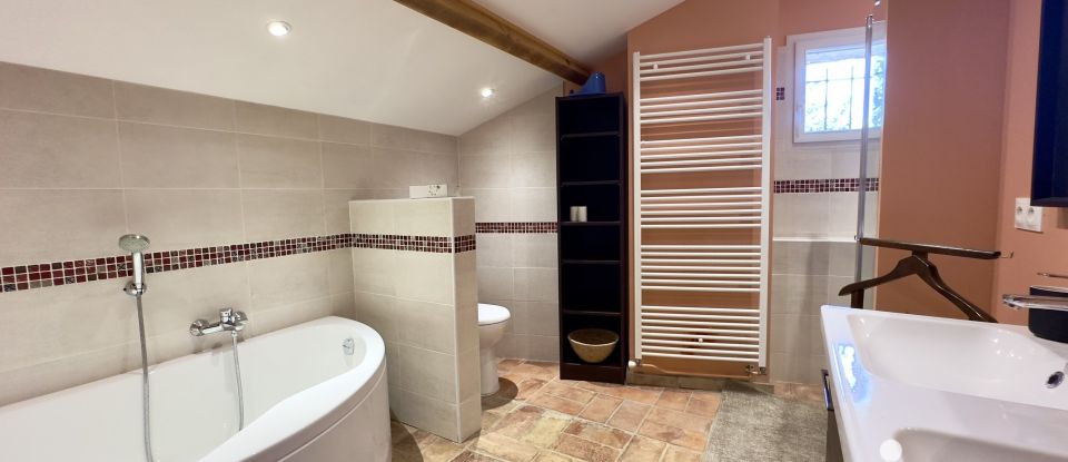 Maison rustique 5 pièces de 198 m² à Valaurie (26230)