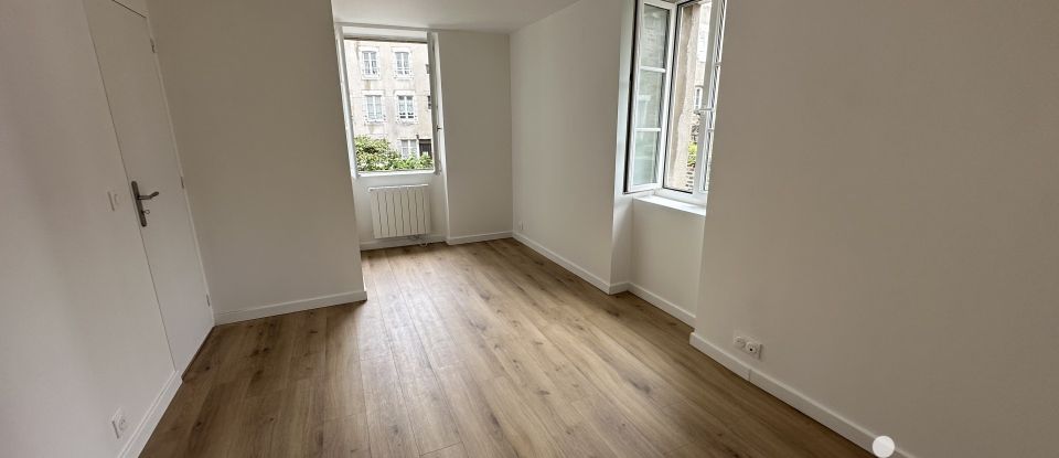 Duplex 3 rooms of 79 m² in Granville (50400)