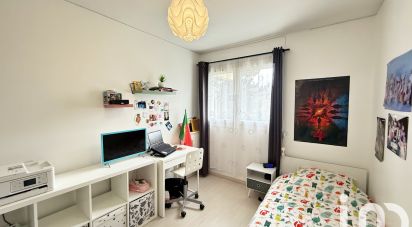Apartment 4 rooms of 78 m² in Morangis (91420)