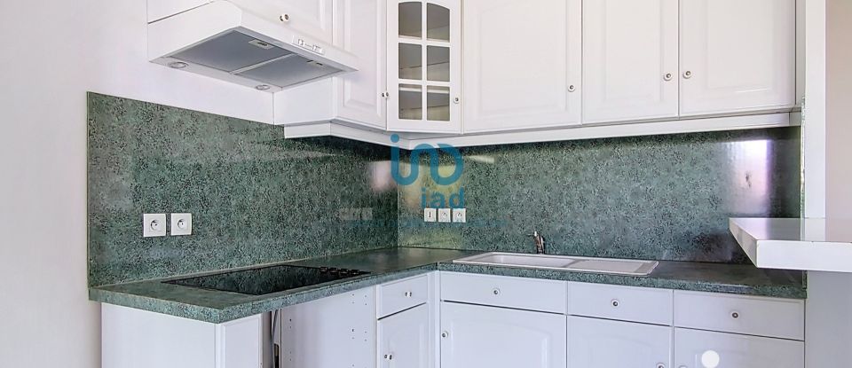Apartment 3 rooms of 60 m² in Combs-la-Ville (77380)