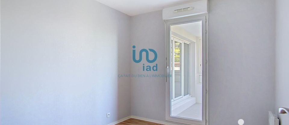 Apartment 3 rooms of 60 m² in Combs-la-Ville (77380)