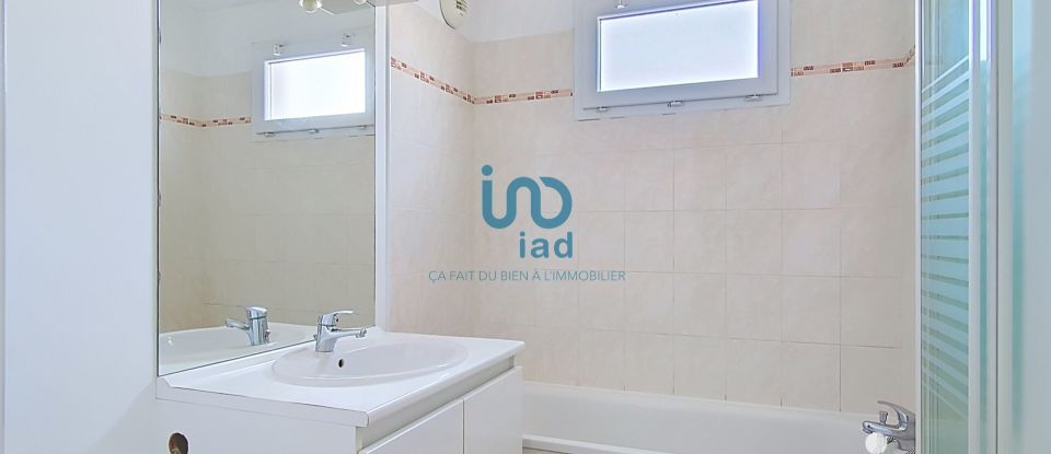 Apartment 3 rooms of 60 m² in Combs-la-Ville (77380)