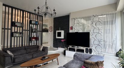 Maison 6 pièces de 185 m² à Saint-Doulchard (18230)