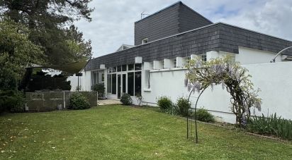 Maison 6 pièces de 185 m² à Saint-Doulchard (18230)