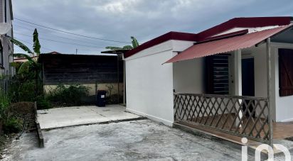 Maison 2 pièces de 45 m² à Sainte-Anne (97227)