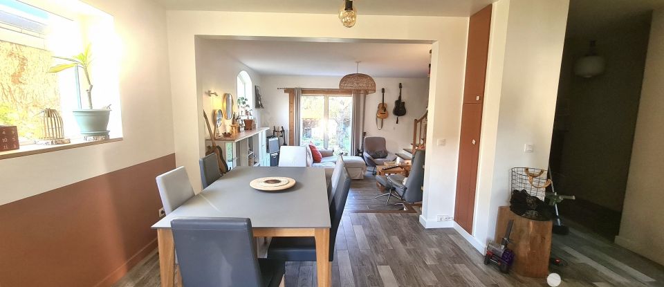Maison traditionnelle 8 pièces de 157 m² à Houilles (78800)