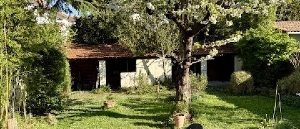 Maison traditionnelle 8 pièces de 157 m² à Houilles (78800)
