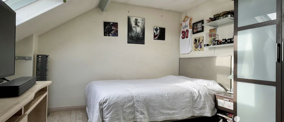 Maison traditionnelle 8 pièces de 157 m² à Houilles (78800)