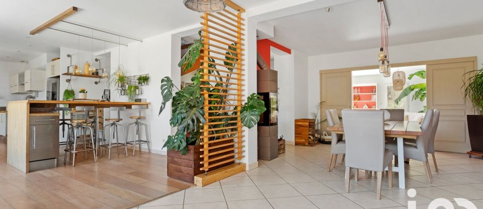 House 7 rooms of 236 m² in Leuville-sur-Orge (91310)