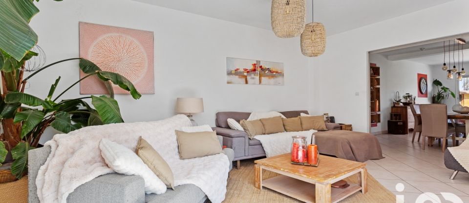 House 7 rooms of 236 m² in Leuville-sur-Orge (91310)