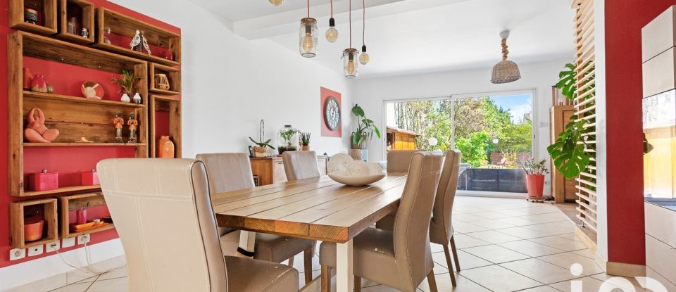 House 7 rooms of 236 m² in Leuville-sur-Orge (91310)