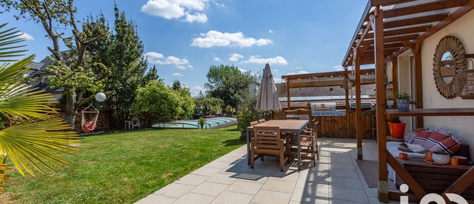 House 7 rooms of 236 m² in Leuville-sur-Orge (91310)