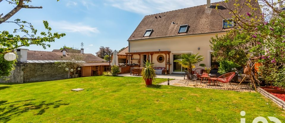 House 7 rooms of 236 m² in Leuville-sur-Orge (91310)