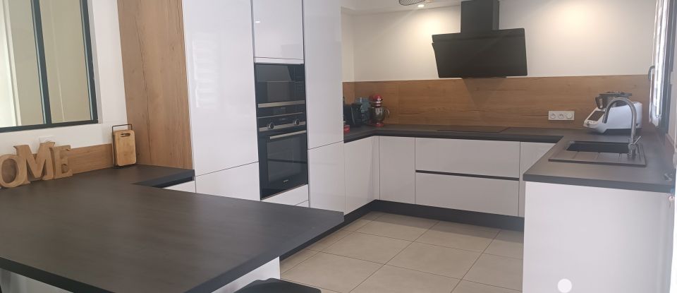 Architectural house 5 rooms of 185 m² in Saint-Estève (66240)