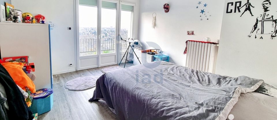 Architectural house 9 rooms of 215 m² in Chennevières-sur-Marne (94430)