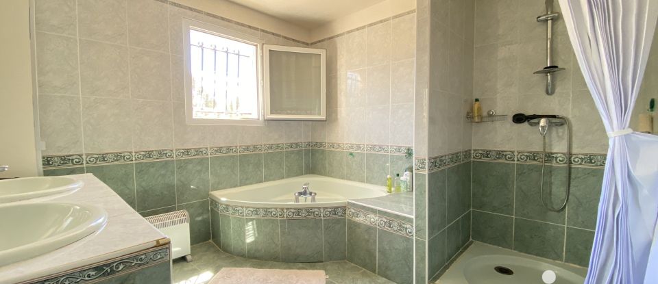 Maison 8 pièces de 195 m² à Montbazin (34560)