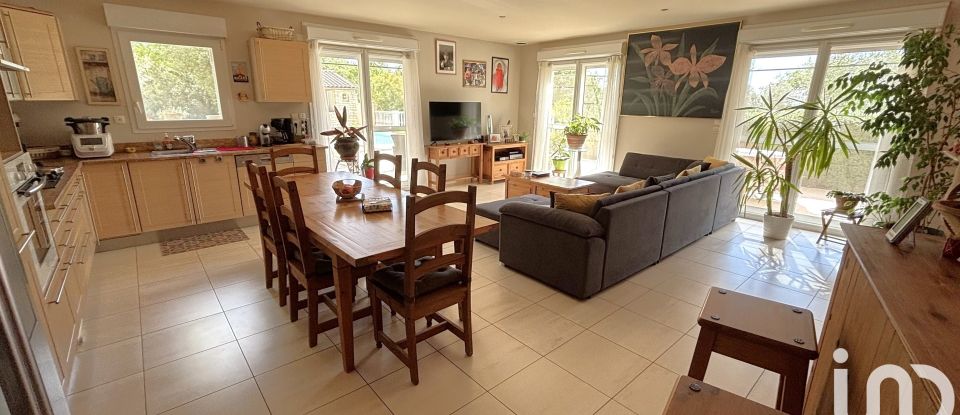 Maison 5 pièces de 112 m² à Saint-Martin-d'Ardèche (07700)