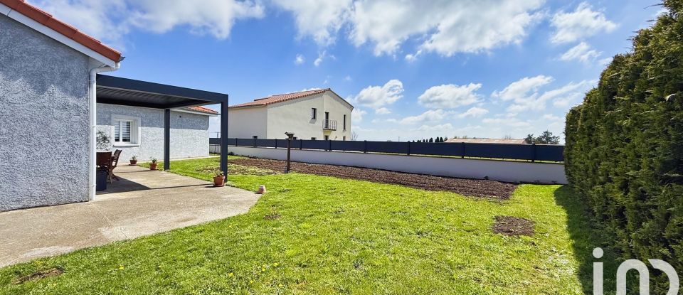 House 6 rooms of 132 m² in Bains (43370)