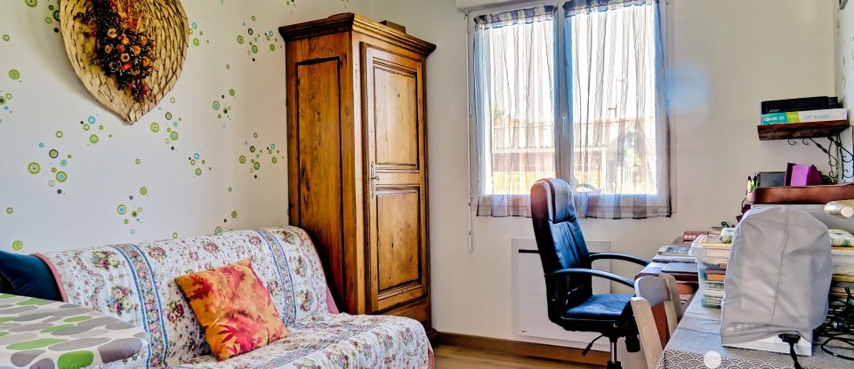 House 4 rooms of 105 m² in Macau (33460)