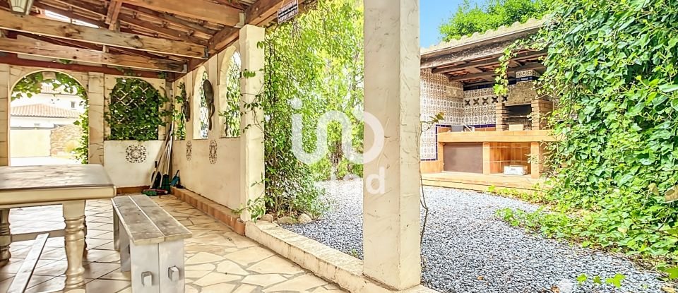 Maison traditionnelle 6 pièces de 164 m² à Espondeilhan (34290)