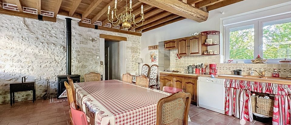 Maison traditionnelle 4 pièces de 120 m² à Coulangeron (89580)