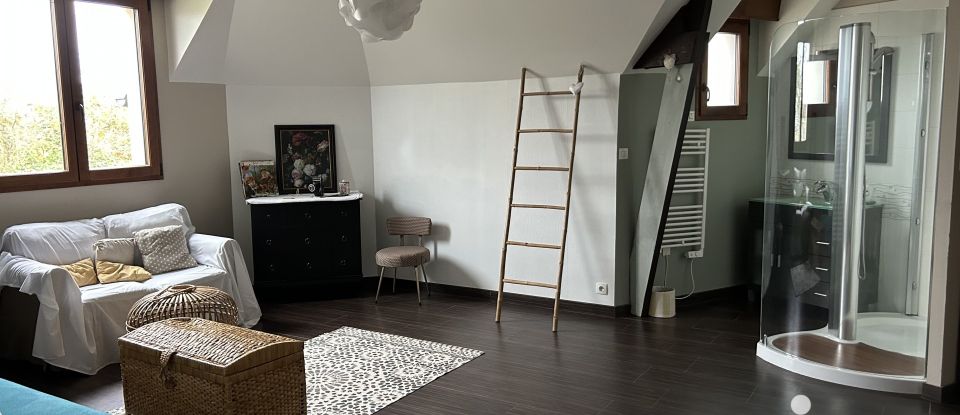 Maison 10 pièces de 323 m² à Pleurtuit (35730)