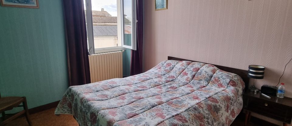 Maison 14 pièces de 260 m² à Brioux-sur-Boutonne (79170)