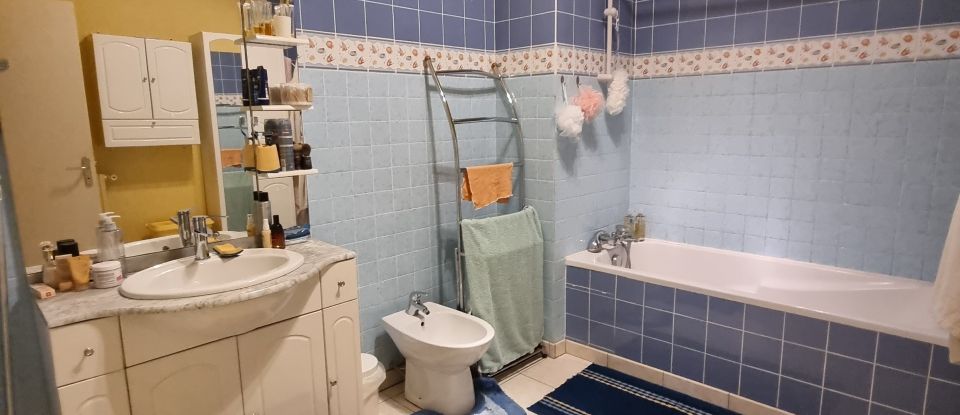 Maison 14 pièces de 260 m² à Brioux-sur-Boutonne (79170)