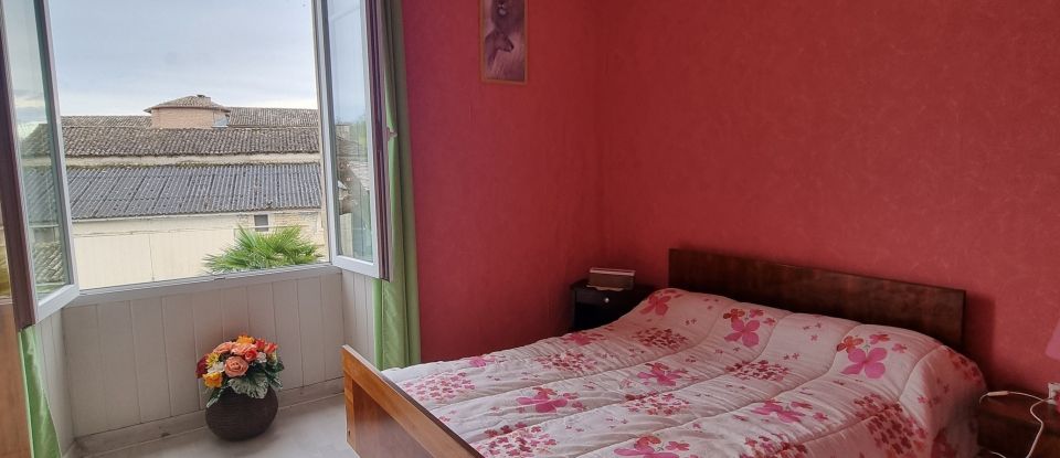 Maison 14 pièces de 260 m² à Brioux-sur-Boutonne (79170)