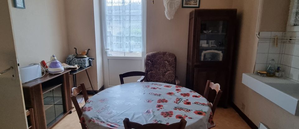 Maison 14 pièces de 260 m² à Brioux-sur-Boutonne (79170)