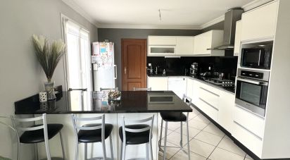 House 6 rooms of 153 m² in Bègles (33130)