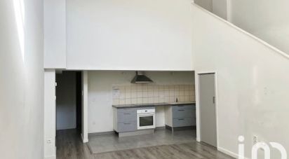 Apartment 3 rooms of 86 m² in Saint-Quentin (02100)
